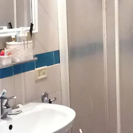 Alojamento de Acomodação e Pequeno-almoço L'appartamento 4*